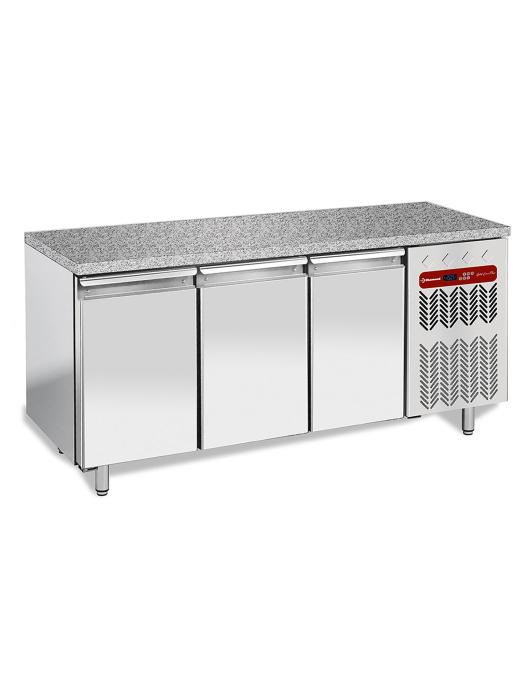 Etabli à pizza - 3 portes - Granit - H 90 x 203 x 80 CM - Moteur droit - Diamant - TP3N/HG-R2 TP3N/HG-R2 €4,045.05 Établis à pizza