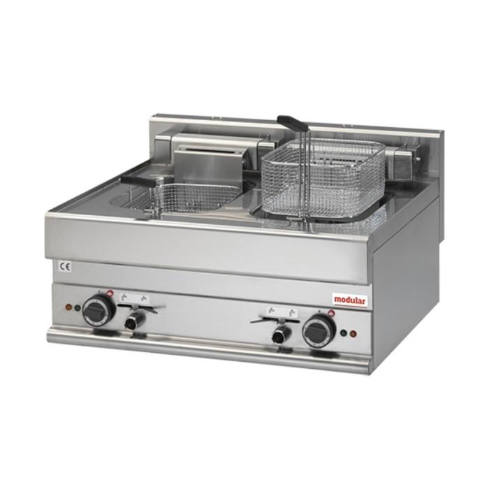 Friteuse - H 28 x 70 x 65 CM - 28,5 KG - 380 - 415 - Sans - Prise V - 15000 W - Inox - 10 Litre - Electrique - Modulaire - 316044 E316044 €1,660.00 Friteuses 400 volts