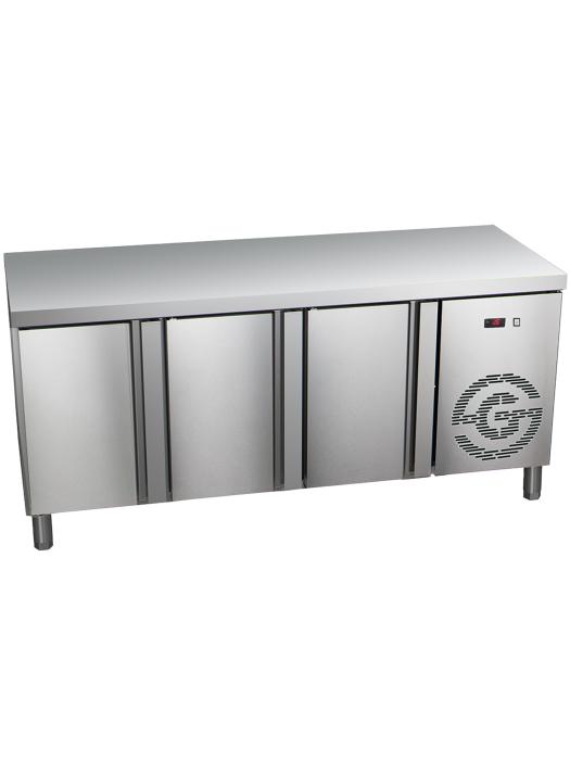 Table de travail avec congélateur - 3 portes - 214 litres - 230 V - H 85 x L 179,2 x P 70 cm - G-Line HW-60594 €1,899.00 Etablis de congélation