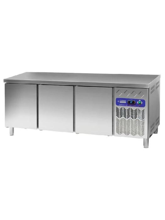 Etabli réfrigéré - 3 portes - 550 Litres - H 90 x 201,7 x 80 CM - Moteur droit - Diamant - DP202/PC-R2 DP202/PC-R2 €2,239.50 Établis réfrigérés
