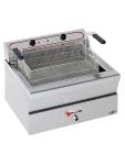 Friteuse - H 42 x 62 x 53 CM - 23 KG - 380 - 415 V - 9000 W - Inox - 26 Litres - Electrique - Stilfer - 527026 527026 €956.00 Friteuse à poisson