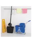 Seau - 20 Litres - Bleu - H 48 x 28 x 35 CM - Jantex - DL913 DL913 €33.33 Fourgon de nettoyage