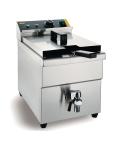 Friteuse à induction - Modèle de table - 7,5 Litre - H 41,5 x 29 x 44 CM - 3 kW - 220-240 V - Buffalo - CP793 CP793 €228.55 Friteuses 230 volts